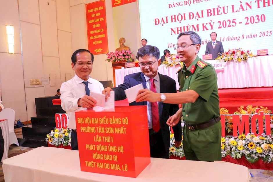 Đại biểu tham gia đóng góp ủng hộ