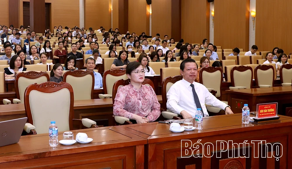 Chuẩn hóa quy trình, nâng cao tính chuyên nghiệp và năng lực chuyển đổi số trong công tác văn phòng cấp ủy