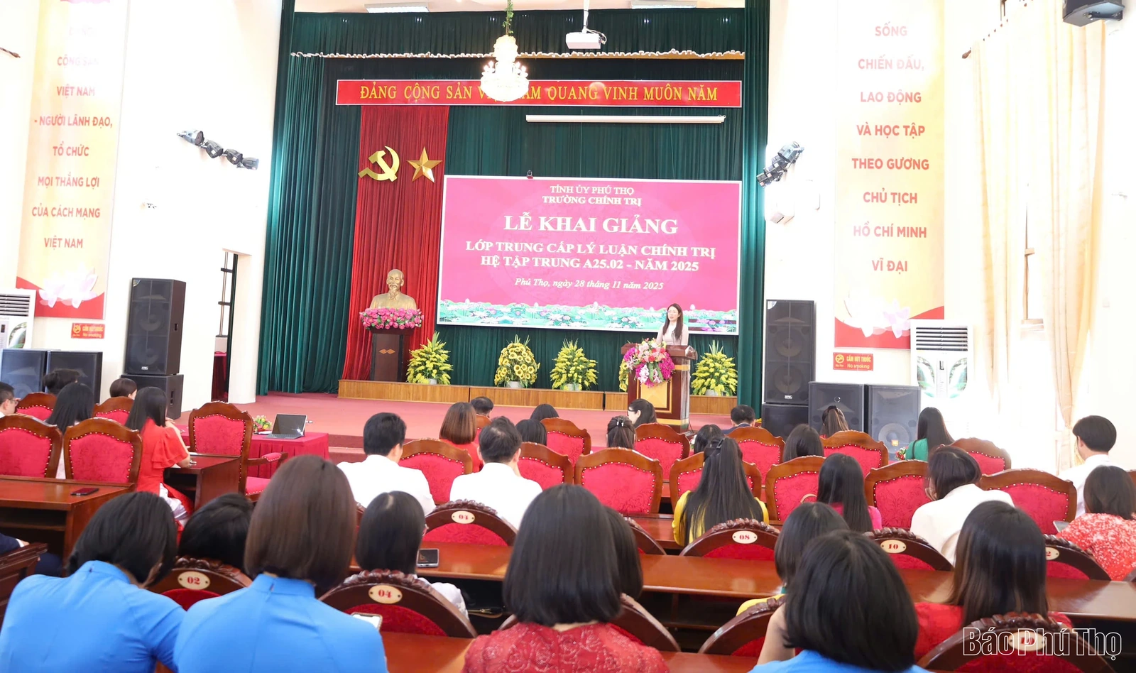 Khai giảng lớp Trung cấp lý luận chính trị hệ tập trung A25.02