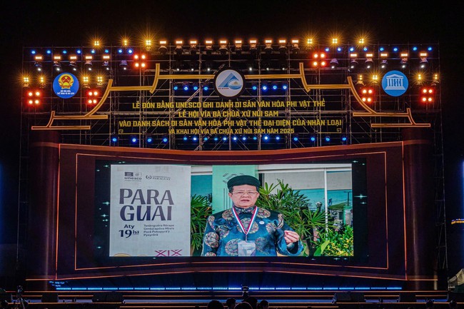 Lễ hội Vía Bà Chúa Xứ núi Sam: Thu hút du khách đến với lễ hội truyền thống - Ảnh 2. Lễ hội Vía Bà Chúa Xứ núi Sam: Thu hút du khách đến với lễ hội truyền thống - Ảnh 2.