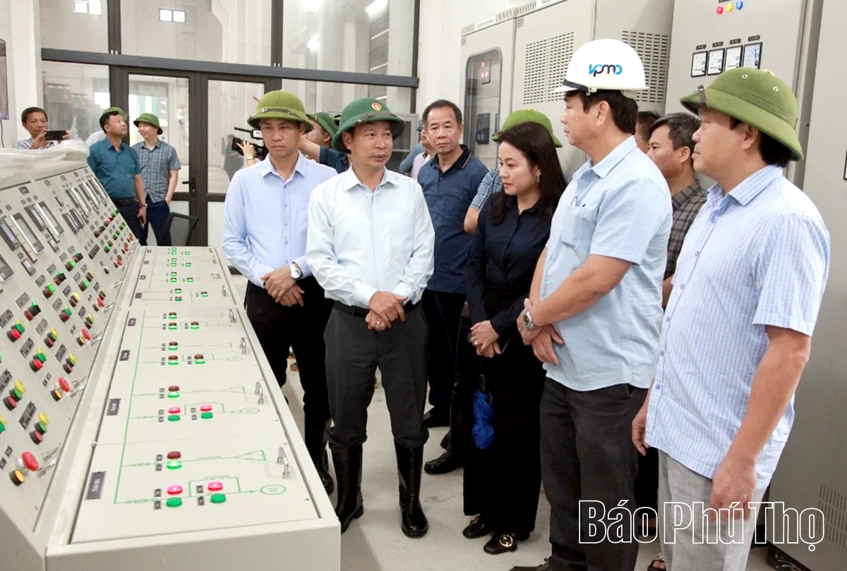 Phó Chủ tịch UBND tỉnh Nguyễn Khắc Hiếu kiểm tra công tác phòng, chống lụt bão