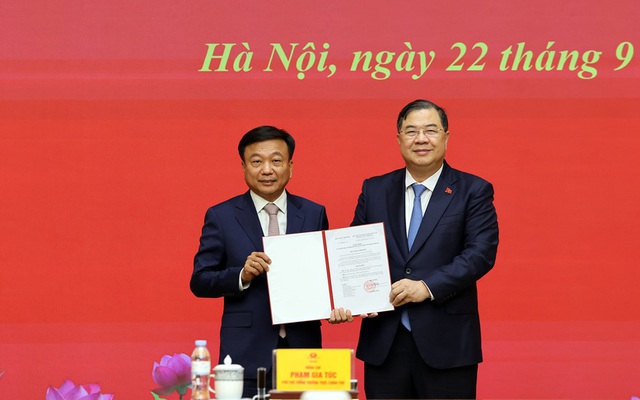 Trao quyết định điều động, bổ nhiệm Phó Chủ nhiệm VPCP Nguyễn Danh Huy- Ảnh 2.