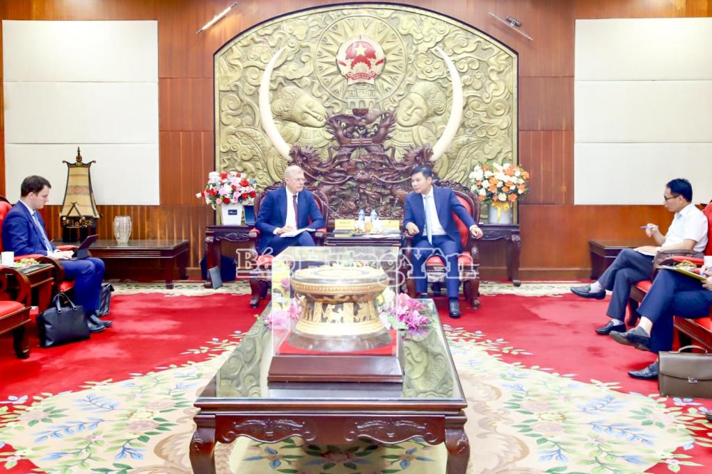 Quang cảnh buổi làm việc.