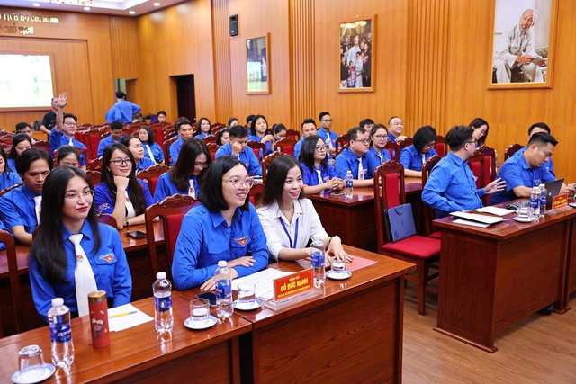 Nhà báo trẻ tiêu biểu thuộc Đoàn Thanh niên Chính phủ báo công dâng Bác- Ảnh 4.