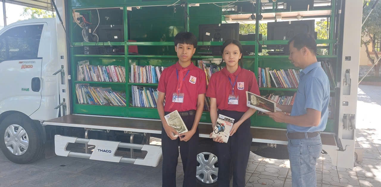 Quảng Trị: Thư viện lưu động khơi dậy tinh thần đọc sách trong cộng đồng - Ảnh 2.
