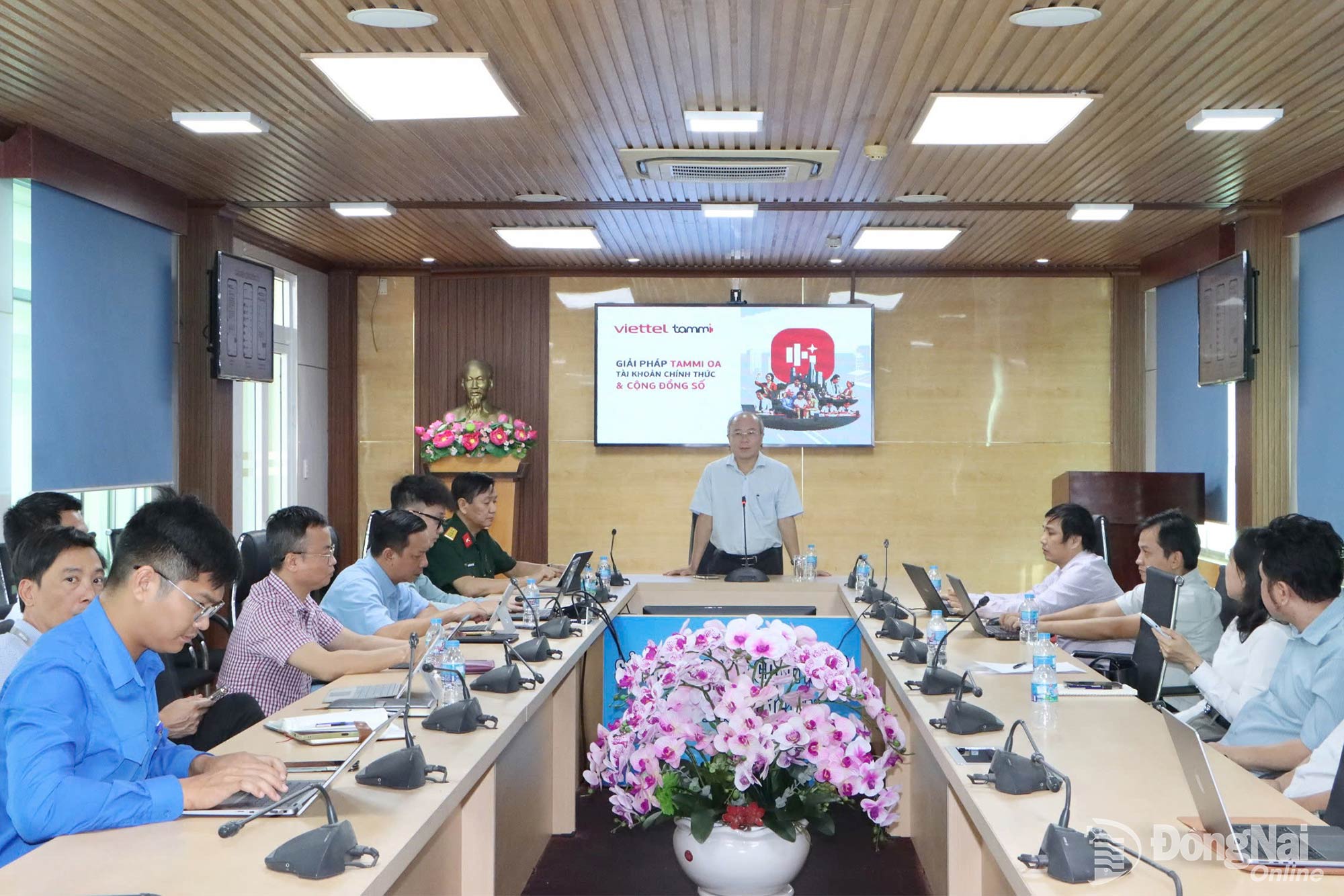 Phó Giám đốc Sở Khoa học và Công nghệ Nguyễn Minh Quang phát biểu tại buổi làm việc. Ảnh: Thanh Cảnh