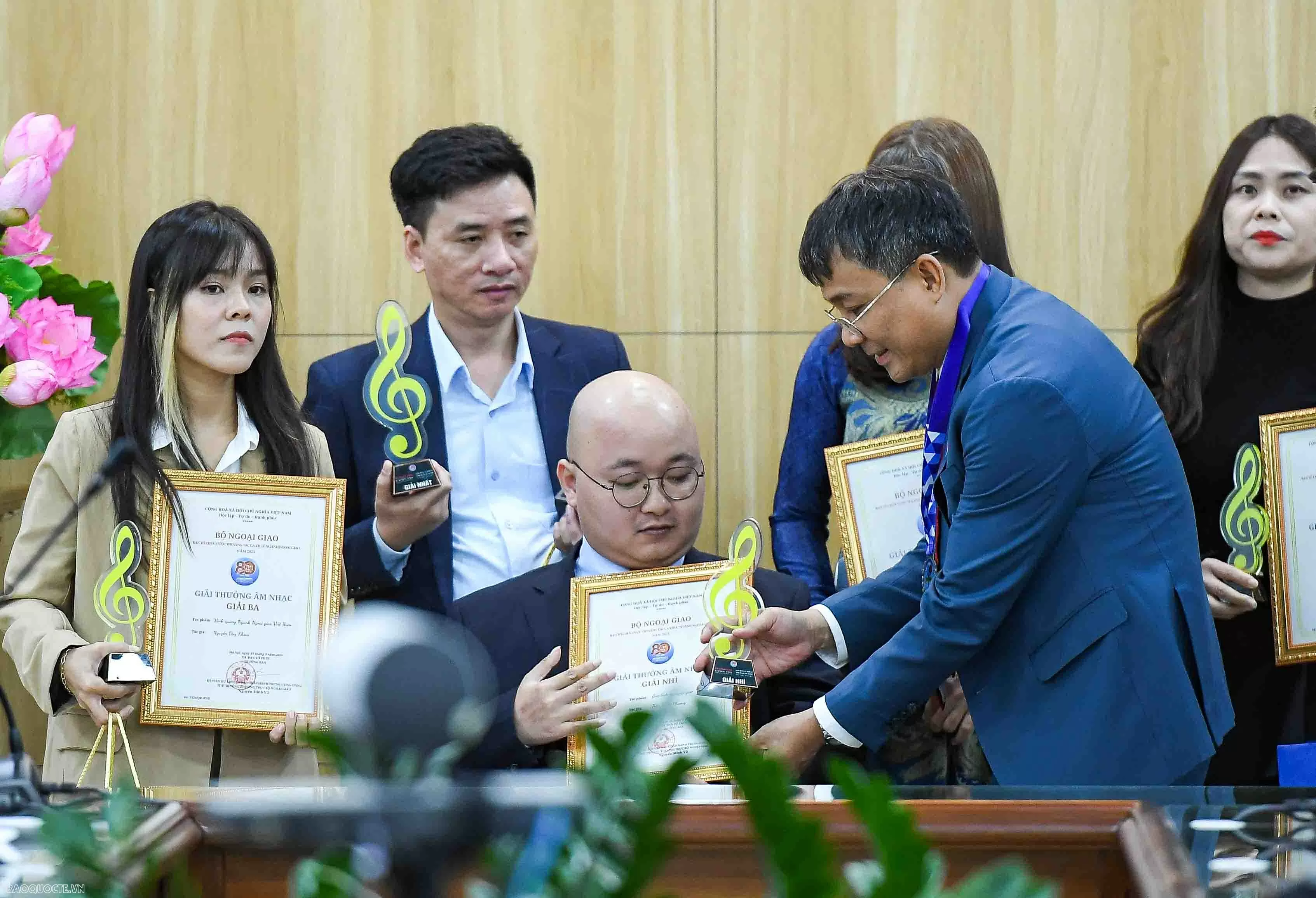 Trao giải cuộc thi sáng tác ca khúc ngành Ngoại giao và các cuộc thi phong trào nhân kỷ niệm 80 năm thành lập Ngành Trao giải cuộc thi sáng tác ca khúc ngành Ngoại giao và các cuộc thi phong trào nhân kỷ niệm 80 năm thành lập Ngành