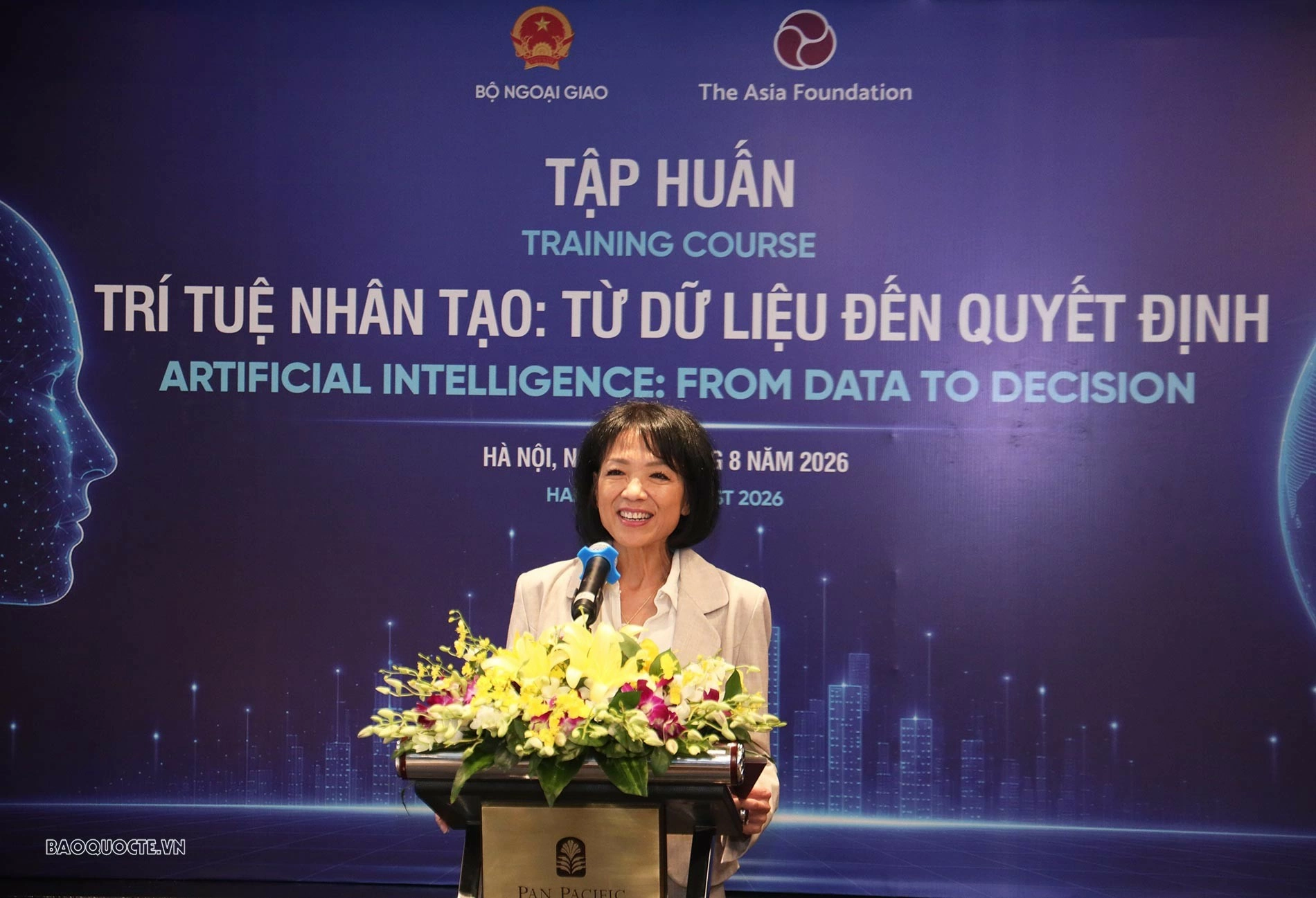 bà Phuong Pham Steinhauer, Trưởng Đại diện Quỹ Châu Á phát biểu khai mạc khóa tập huấn. (Ảnh: Thành Long)
