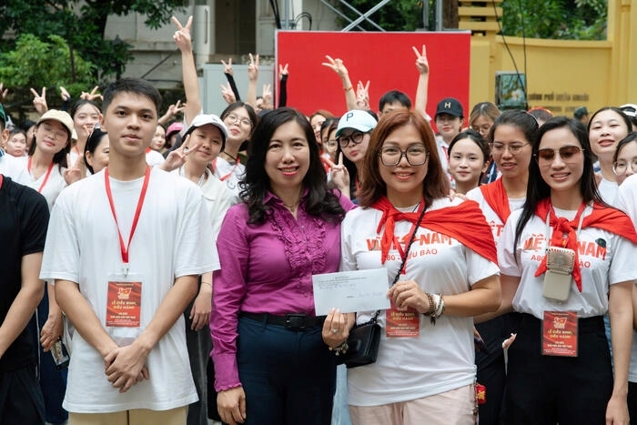 Thứ trưởng Ngoại giao Lê Thu Hằng Thứ trưởng Ngoại giao Lê Thu Hằng