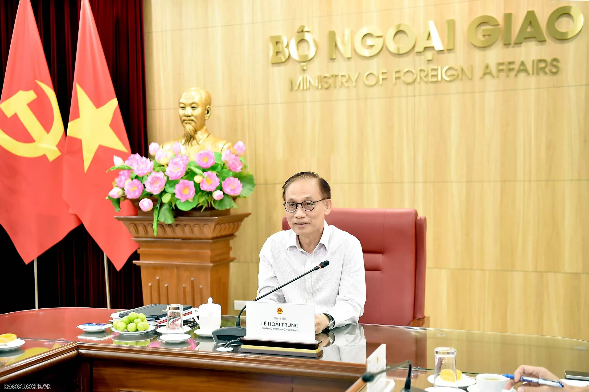 Quyền Bộ trưởng Ngoại giao Lê Hoài Trung gặp mặt lãnh đạo, Thủ trưởng các đơn vị Bộ Ngoại giao Bí thư Trung ương Đảng, Quyền Bộ trưởng Ngoại giao Lê Hoài Trung gặp mặt lãnh đạo, Thủ trưởng các đơn vị Bộ Ngoại giao