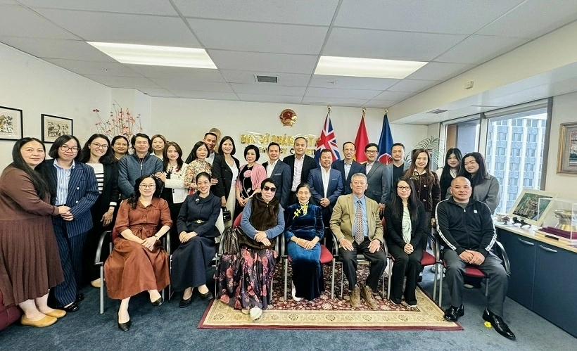 Đoàn công tác Bộ Ngoại giao thăm, gặp gỡ cộng đồng người Việt tại New Zealand