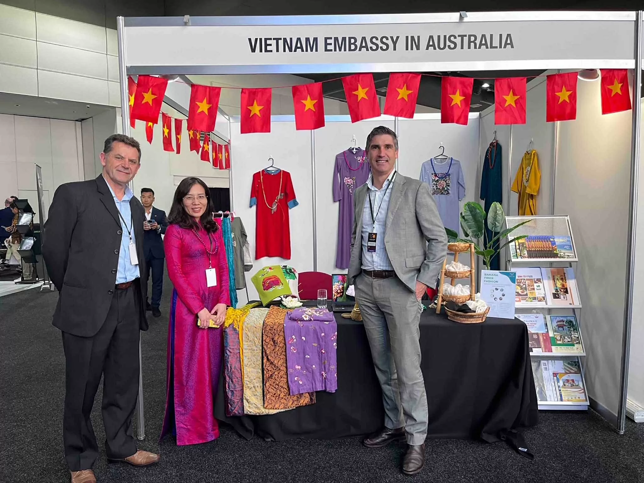 Đại sứ quán Việt Nam tham dự Diễn đàn kinh doanh Australia-ASEAN lần thứ 6 Đại sứ quán Việt Nam tham dự Diễn đàn kinh doanh Australia ASEAN lần thứ 6