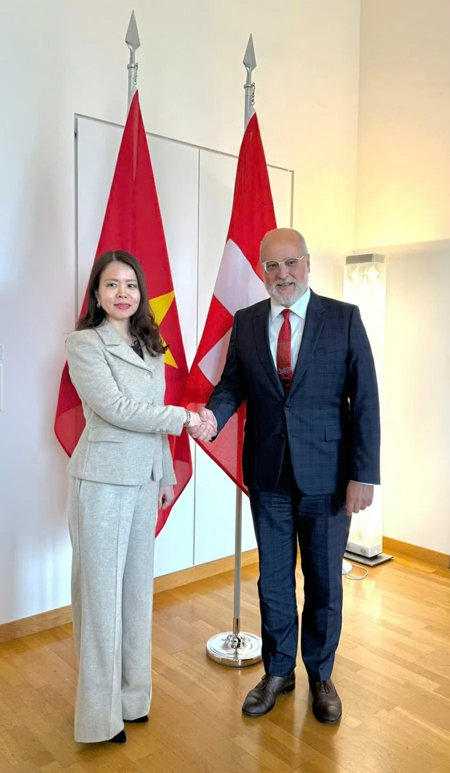 Thứ trưởng Ngoại giao Nguyễn Minh Hằng phát biểu tại Hội nghị UNCTAD 16 Thứ trưởng Ngoại giao Nguyễn Minh Hằng phát biểu tại Hội nghị UNCTAD 16