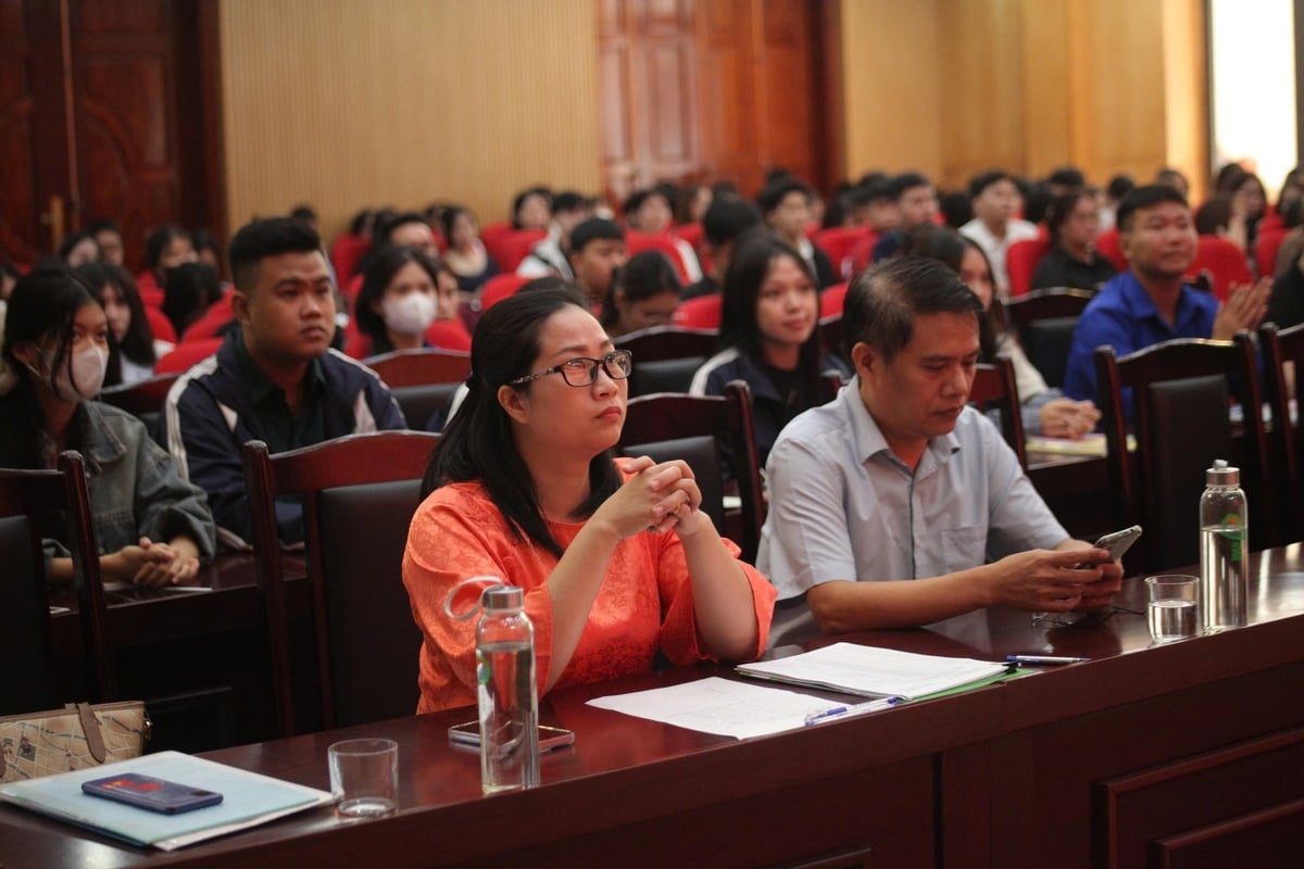 Quang cảnh Lễ khai giảng Lớp Bồi dưỡng nhận thức về Đảng. Ảnh: Đảng ủy Bộ Nông nghiệp và Môi trường.