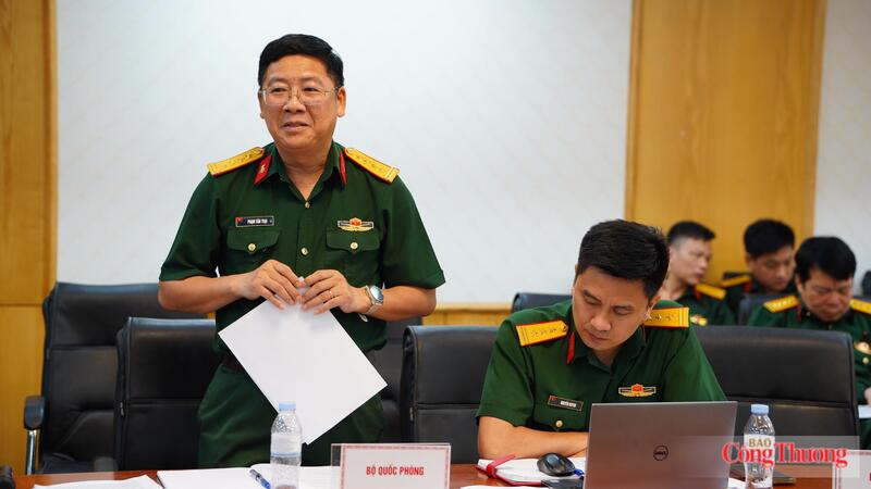 Ông Phạm Văn Toại, Viện trưởng Viện Thuốc phóng thuốc nổ, Tổng cục Công nghiệp quốc phòng.