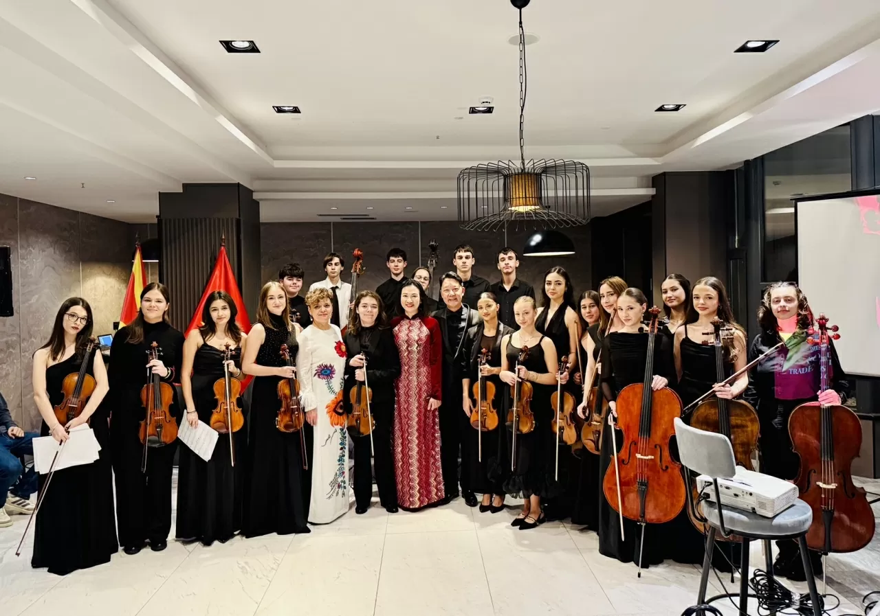 Đại sứ Nguyễn Thị Minh Nguyệt trình Thư ủy nhiệm tại Bắc Macedonia, thúc đẩy hợp tác song phương trên nhiều lĩnh vực Đại sứ Nguyễn Thị Minh Nguyệt trình Thư ủy nhiệm tại Bắc Macedonia, thúc đẩy hợp tác song phương trên nhiều lĩnh vực