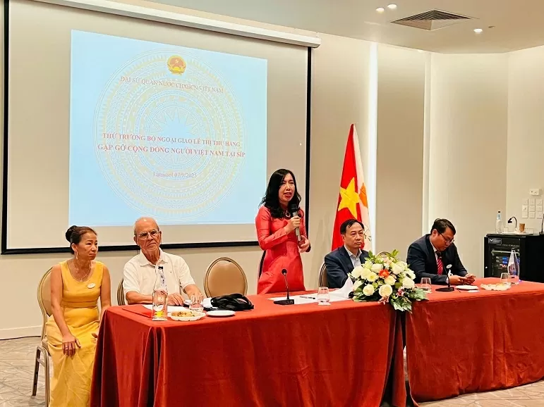 Thứ trưởng Bộ Ngoại giao Lê Thị Thu Hằng thăm cộng đồng người Việt tại Cyprus Thứ trưởng Bộ Ngoại giao Lê Thị Thu Hằng thăm cộng đồng người Việt tại Cyprus