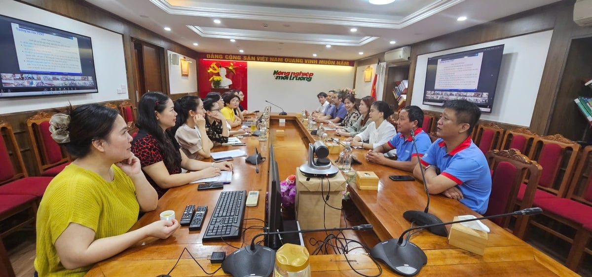 Đảng bộ Báo Nông nghiệp và Môi trường kết nối trực tuyến với Hội nghị toàn quốc tập huấn ứng dụng trí tuệ nhân tạo. Ảnh: Việt Anh. Đảng bộ Báo Nông nghiệp và Môi trường kết nối trực tuyến với Hội nghị toàn quốc tập huấn ứng dụng trí tuệ nhân tạo. Ảnh: Việt Anh.