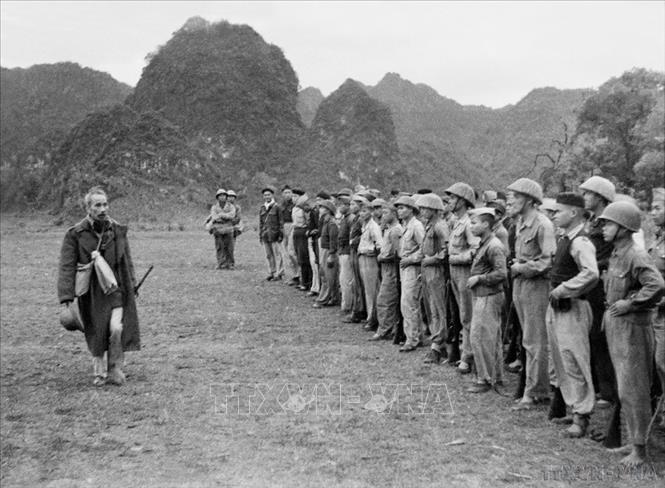 Ch&uacute; th&iacute;ch ảnh