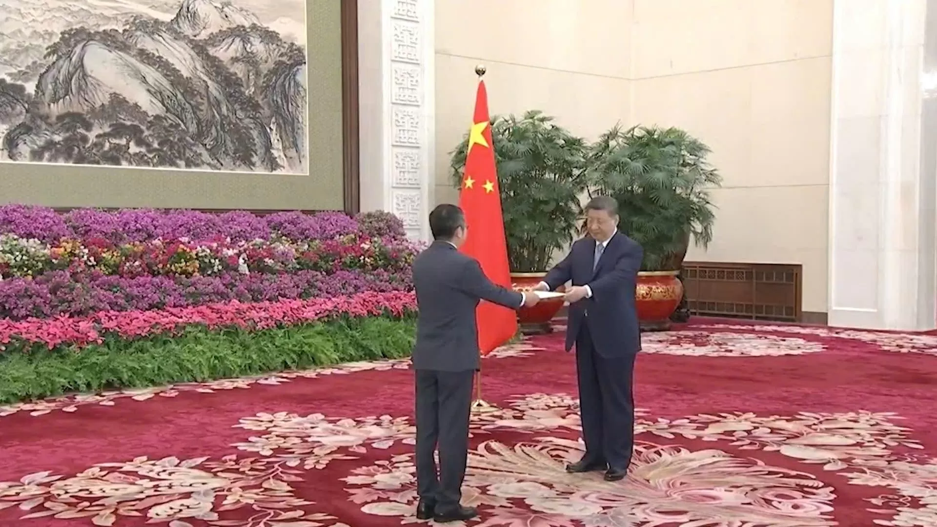 Đại sứ Phạm Thanh Bình trình Thư Ủy nhiệm lên Chủ tịch Trung Quốc Tập Cận Bình Đại sứ Phạm Thanh Bình trình Thư Ủy nhiệm lên Chủ tịch Trung Quốc Tập Cận Bình