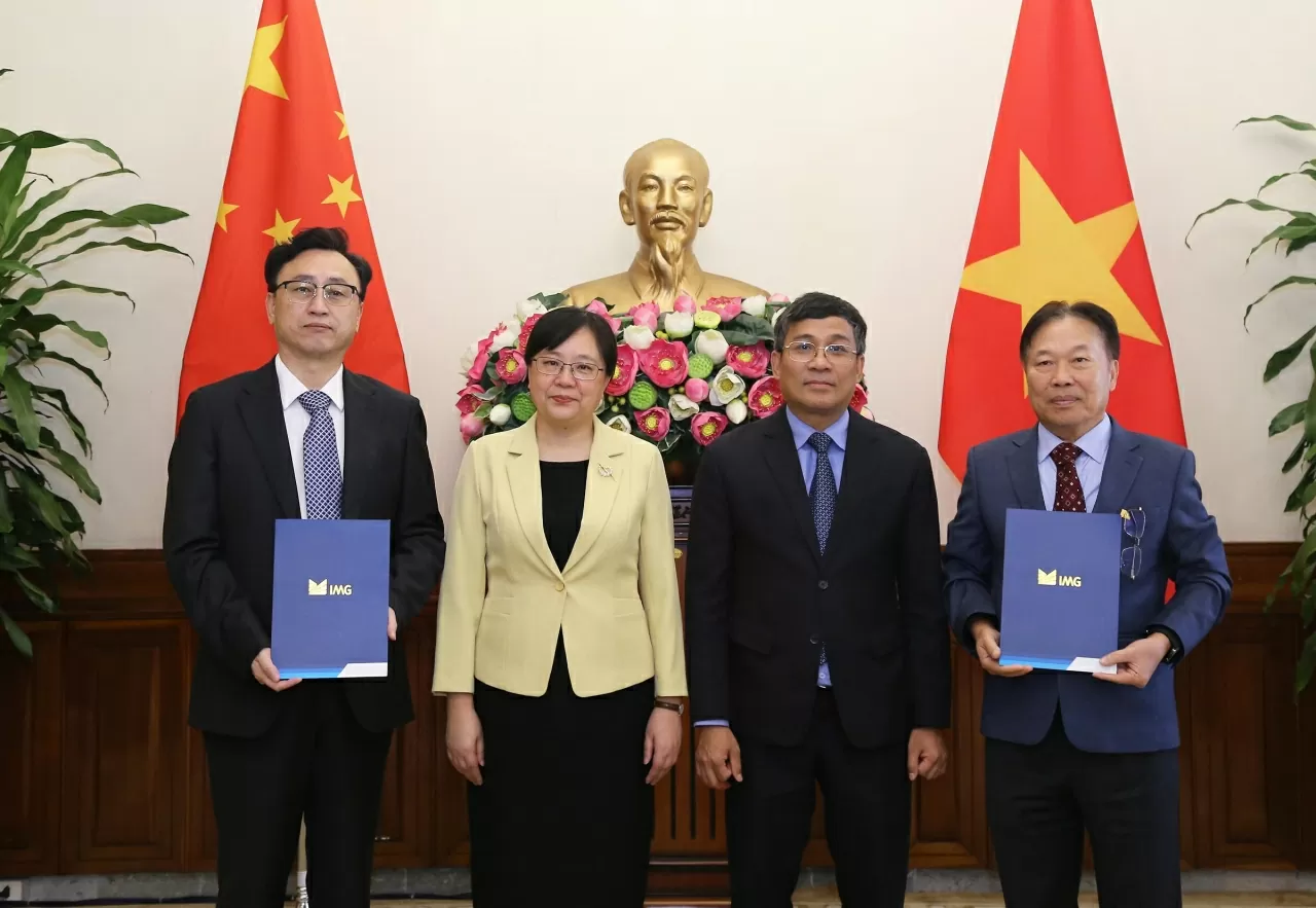 Việt Nam-Quảng Đông (Trung Quốc) tăng cường kết nối chiến lược, mở rộng hợp tác trên nhiều lĩnh vực Việt Nam-Quảng Đông (Trung Quốc) tăng cường kết nối chiến lược, mở rộng hợp tác trên nhiều lĩnh vực