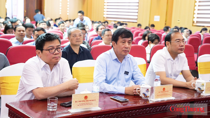 Thường trực Đảng ủy Bộ chủ trì Hội nghị tại điểm cầu Bộ Công Thương.