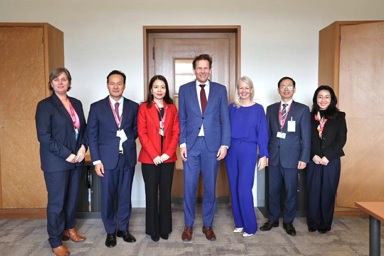 Thứ trưởng Ngoại giao Nguyễn Minh Hằng phát biểu tại Hội nghị UNCTAD 16 Thứ trưởng Ngoại giao Nguyễn Minh Hằng phát biểu tại Hội nghị UNCTAD 16