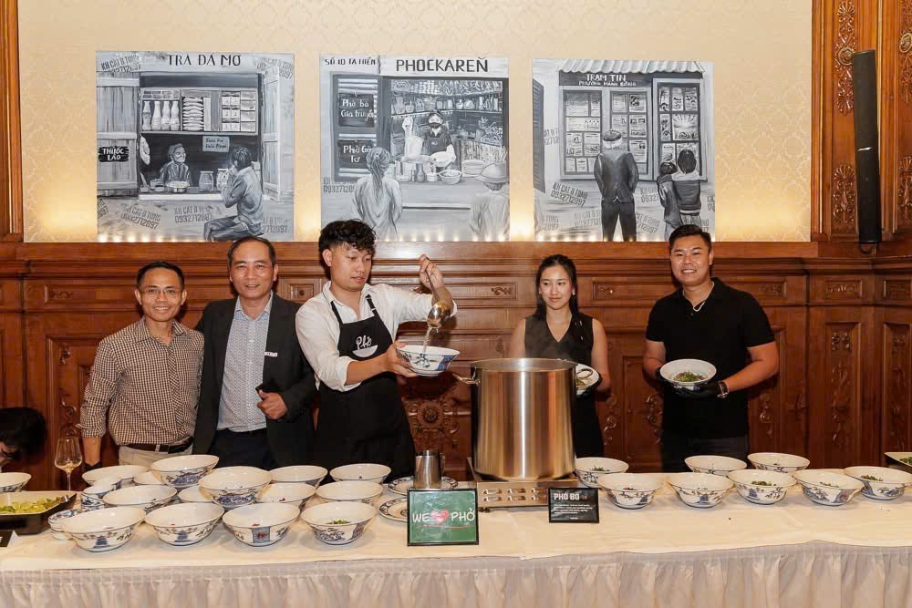 Kỷ niệm 80 năm Quốc khánh tại Áo: Tràn ngập sắc màu, âm thanh và văn hóa Kỷ niệm 80 năm Quốc khánh tại Áo: Tràn ngập sắc màu, âm thanh và văn hóa