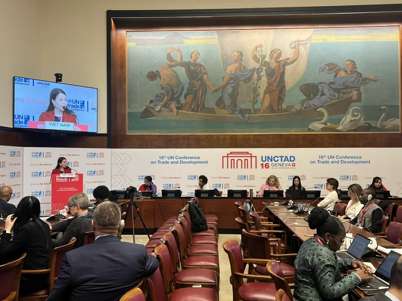 Thứ trưởng Ngoại giao Nguyễn Minh Hằng phát biểu tại Hội nghị UNCTAD 16 Thứ trưởng Ngoại giao Nguyễn Minh Hằng phát biểu tại Hội nghị UNCTAD 16