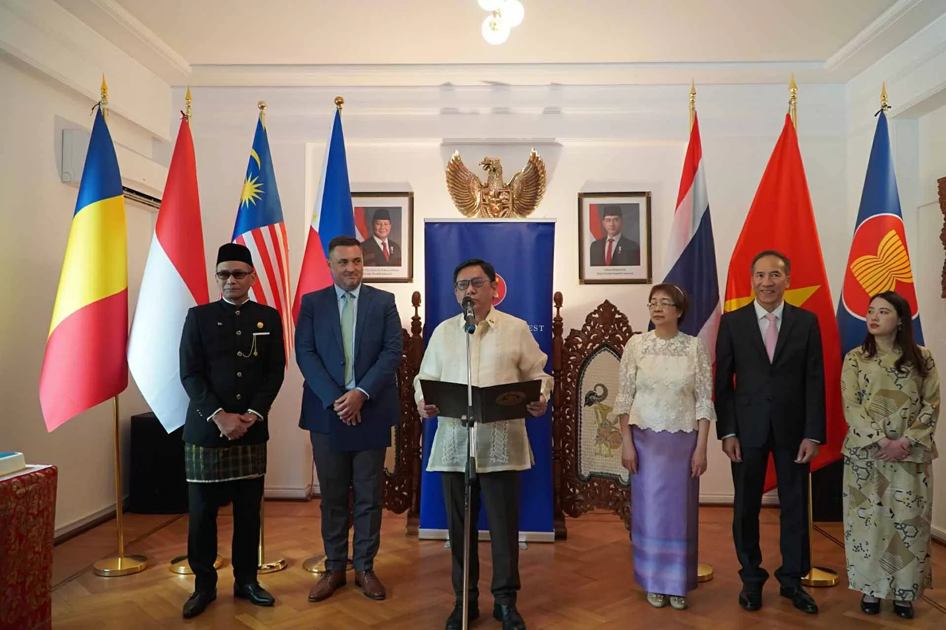 Lễ thượng cờ nhân ngày thành lập ASEAN tại Romania Lễ thượng cờ nhân ngày thành lập ASEAN tại Romania