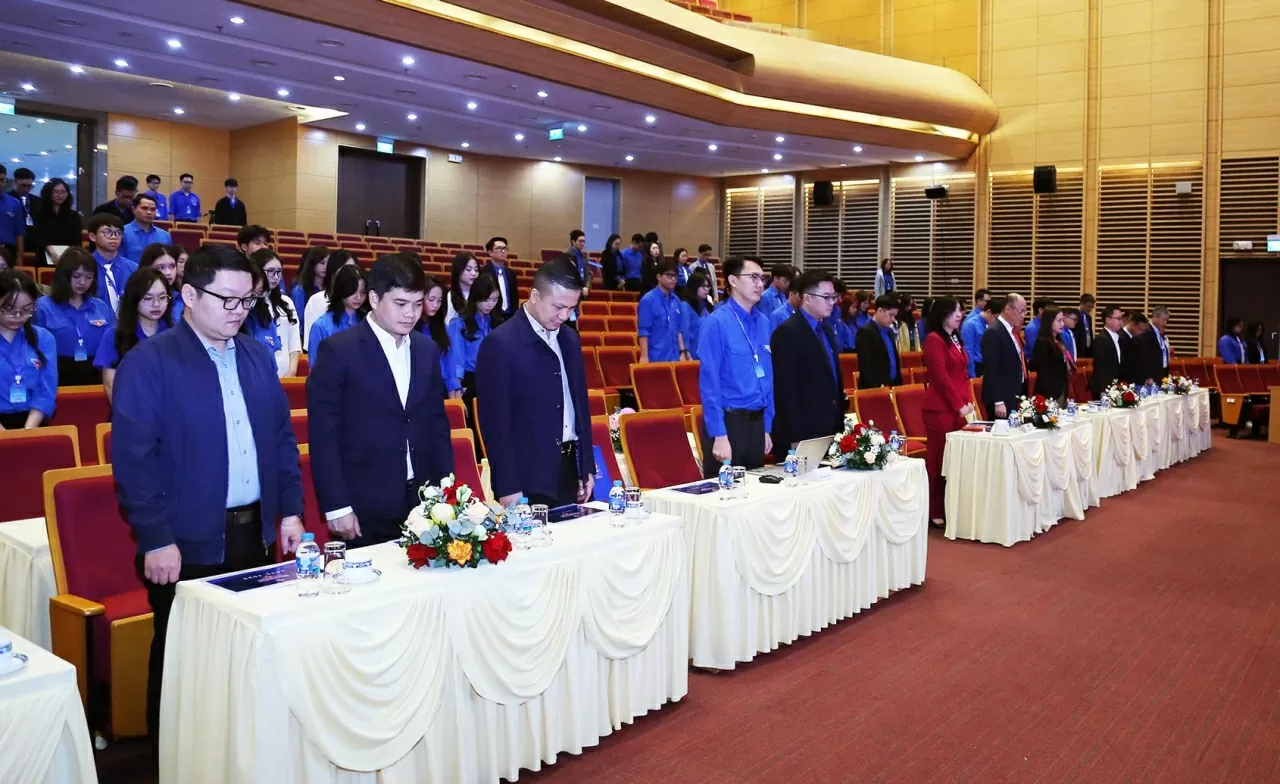 tưởng niệm các nạn nhân bị thiệt mạng do mưa lũ tưởng niệm các nạn nhân bị thiệt mạng do mưa lũ