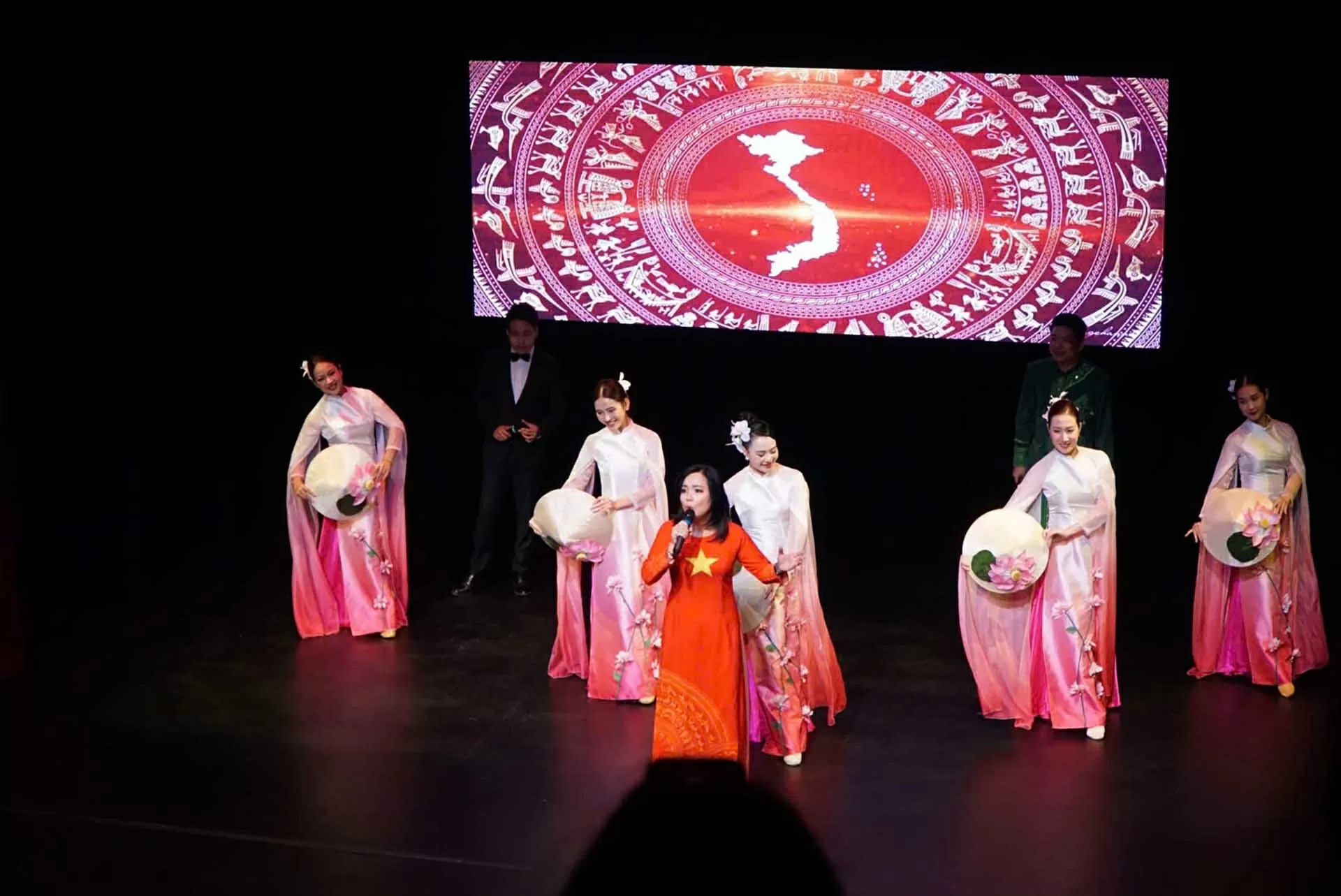 Tổng lãnh sự quán Việt Nam tại Vancouver long trọng tổ chức kỷ niệm 80 năm Quốc khánh 2/9 Tổng lãnh sự quán Việt Nam tại Vancouver long trọng tổ chức kỷ niệm 80 năm Quốc khánh 2/9