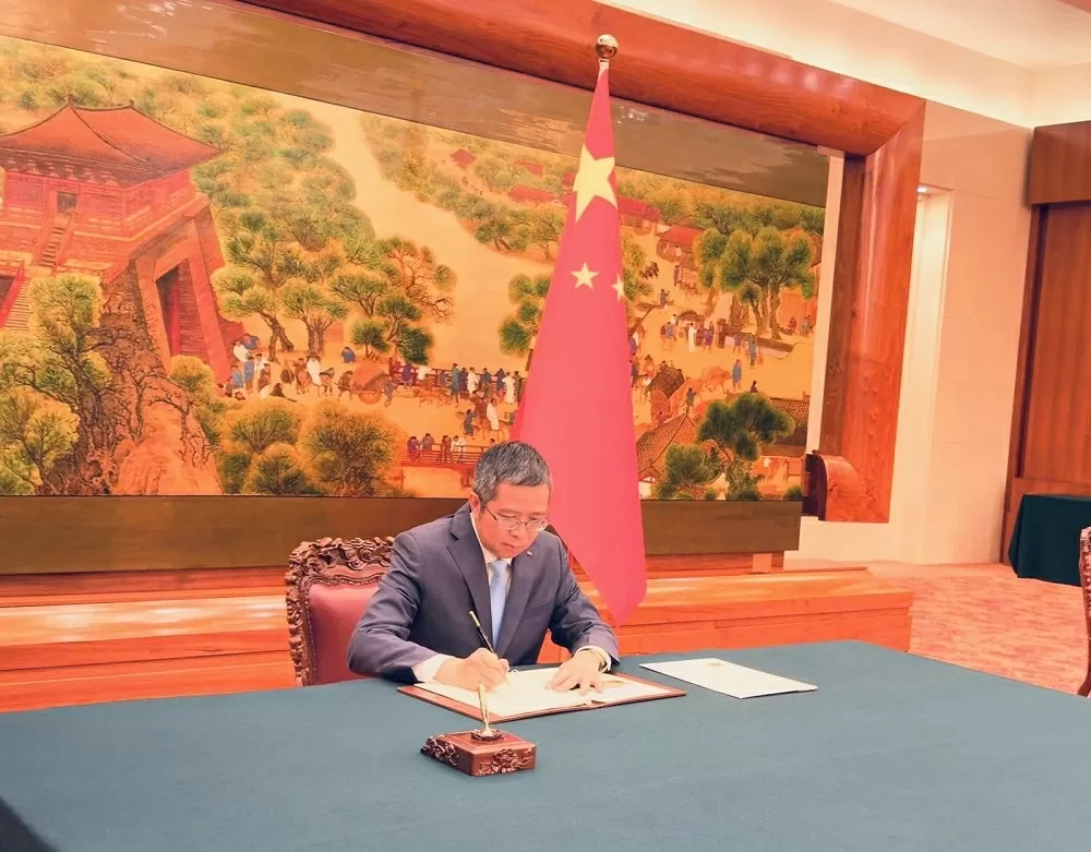 Đại sứ Phạm Thanh Bình trình Thư Ủy nhiệm lên Chủ tịch Trung Quốc Tập Cận Bình Đại sứ Phạm Thanh Bình trình Thư Ủy nhiệm lên Chủ tịch Trung Quốc Tập Cận Bình