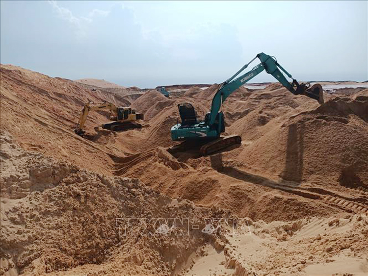 Quản lý khai thác khoáng sản - Bài 1: Điểm nghẽn - nhìn từ Bình Thuận |  Thông Tin Đối Ngoại - Ban Tuyên giáo Trung ương