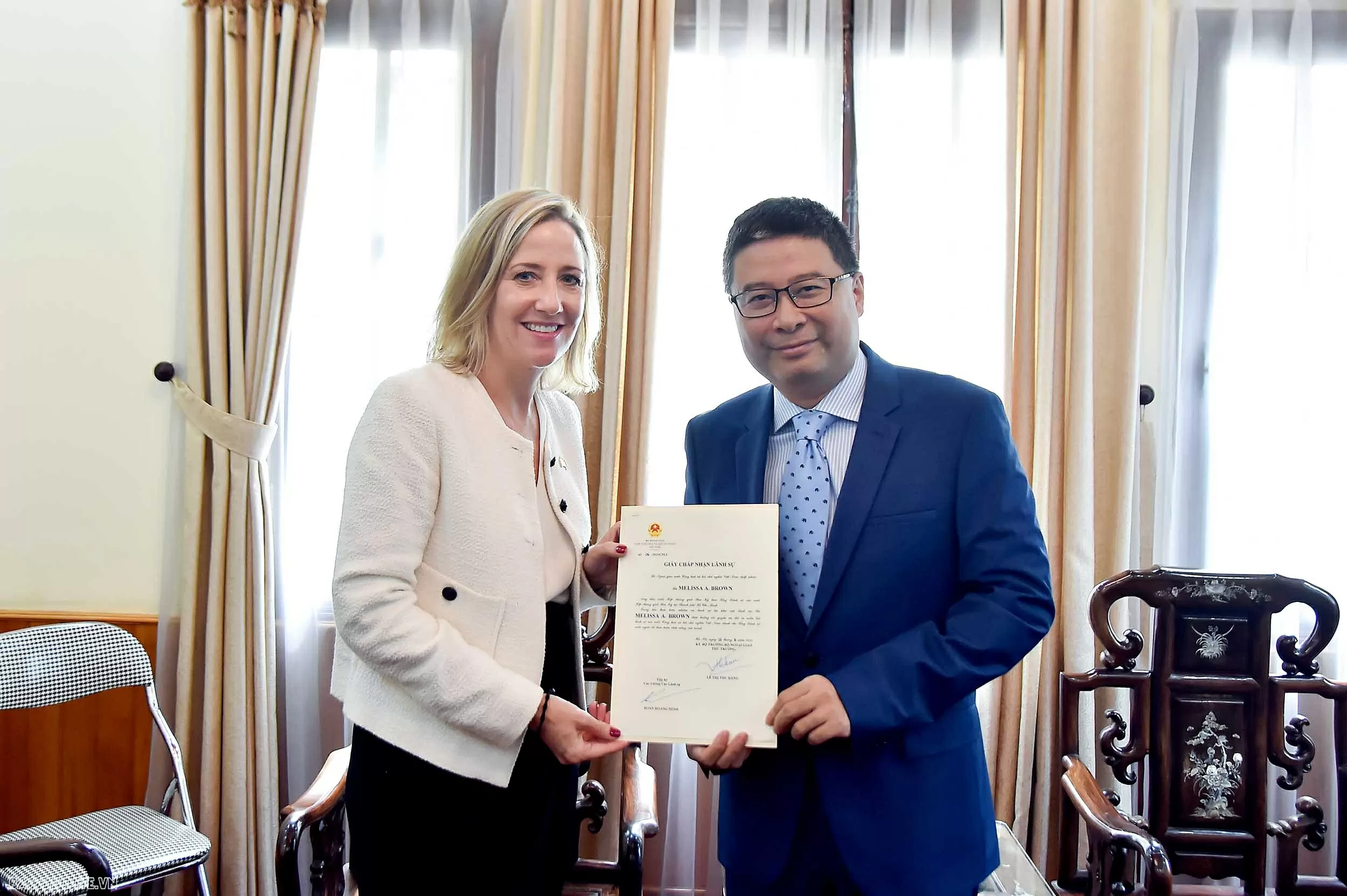 Việt Nam-Hoa Kỳ mở rộng hợp tác trên nhiều lĩnh vực Trao Giấy chấp nhận lãnh sự cho tân Tổng lãnh sự Hoa Kỳ tại TP. Hồ Chí Minh