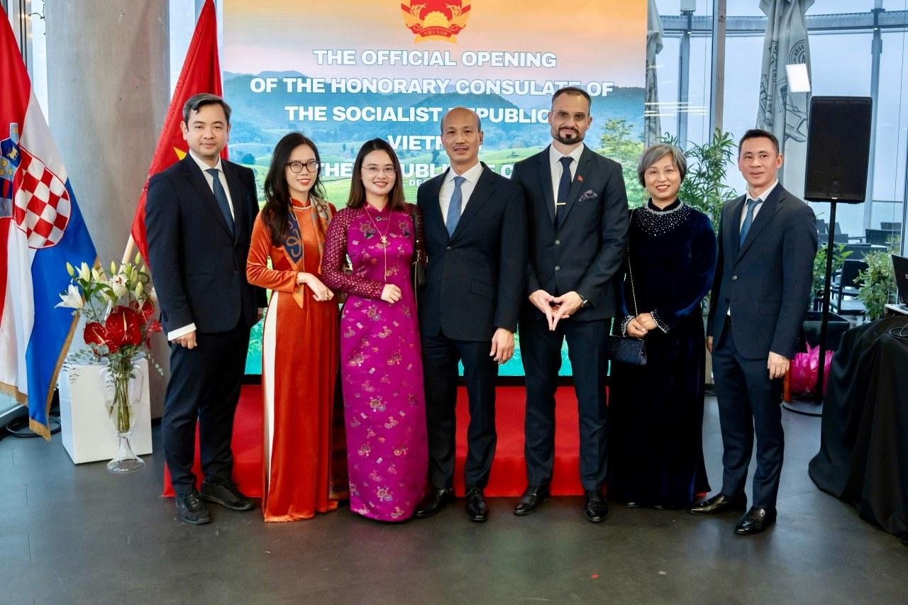 Khai trương văn phòng Lãnh sự danh dự Việt Nam tại Croatia Khai trương văn phòng Lãnh sự danh dự Việt Nam tại Croatia