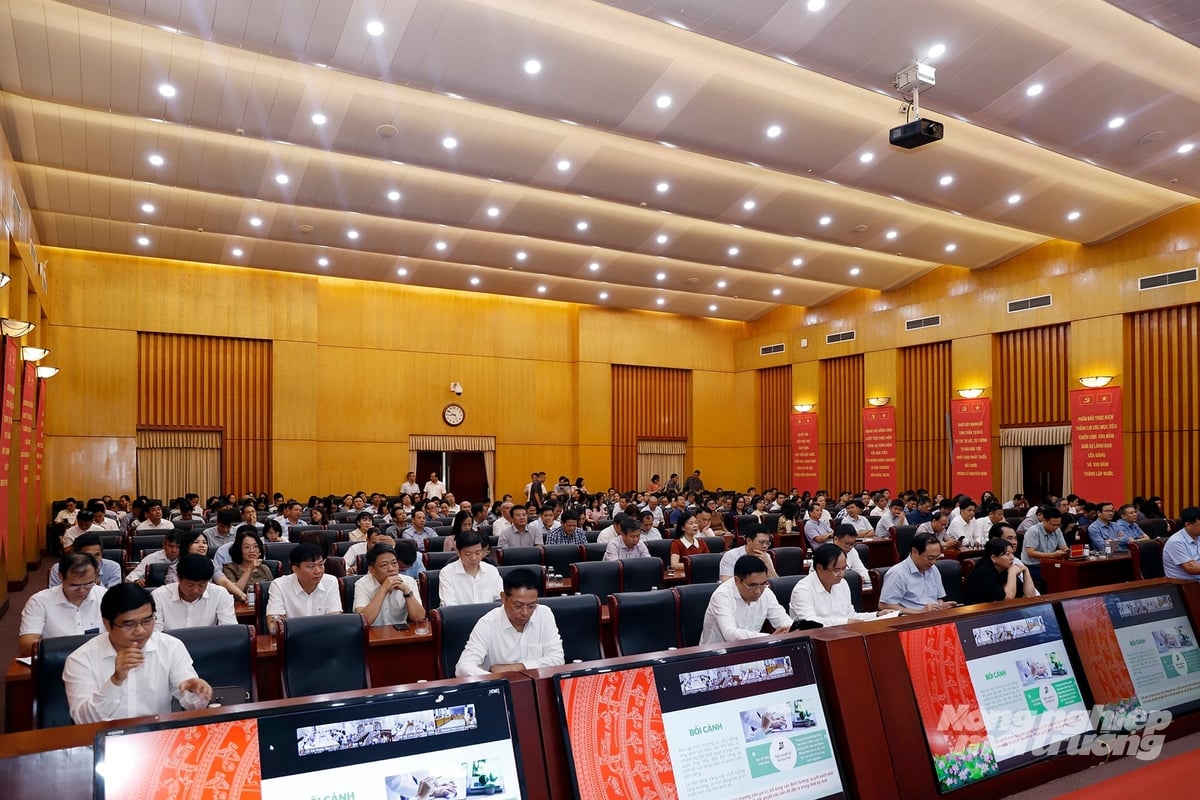 Toàn cảnh Hội nghị nghiên cứu, học tập, quán triệt và triển khai thực hiện Nghị quyết Hội nghị lần thứ ba Ban Chấp hành Trung ương Đảng khóa XIV. Ảnh: Khương Trung.