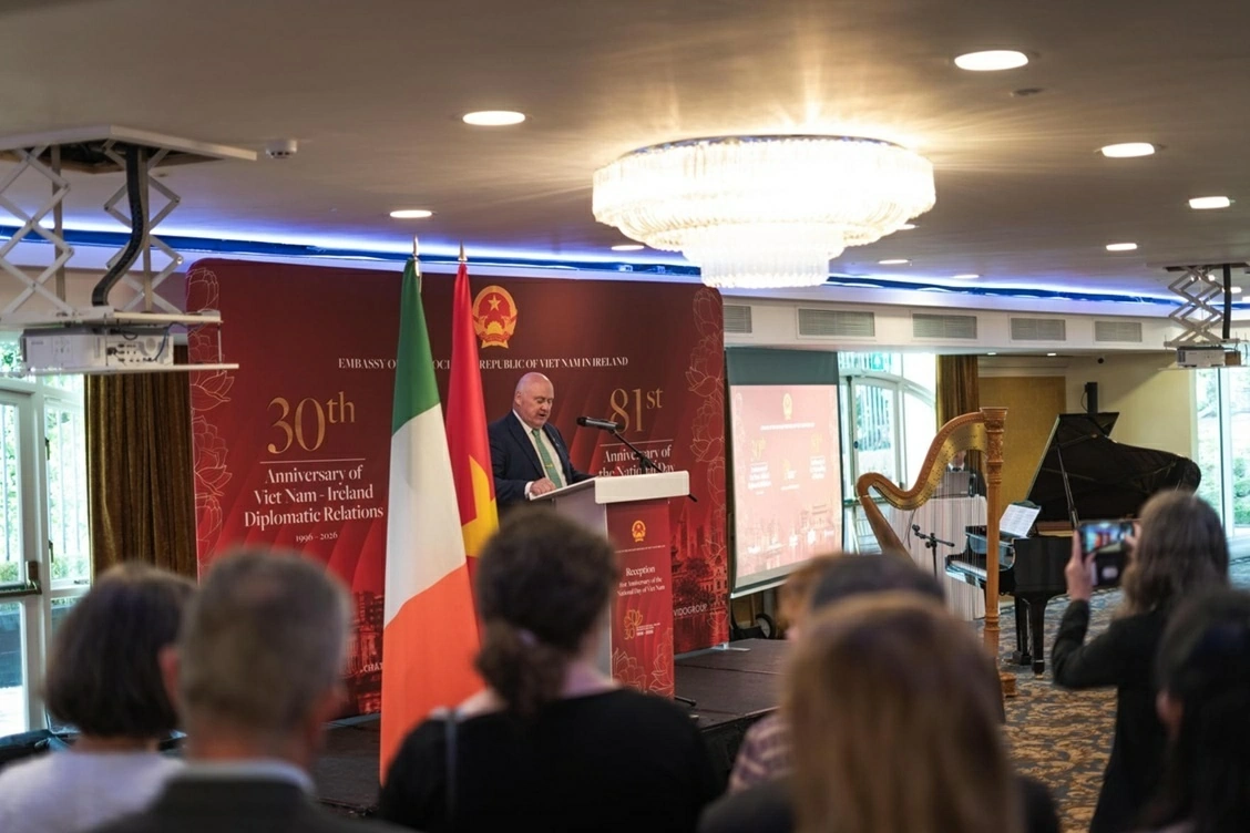 Lễ kỷ niệm 81 năm Quốc khánh Việt Nam và 30 năm thiết lập quan hệ ngoại giao Việt Nam - Ireland Lễ kỷ niệm 81 năm Quốc khánh Việt Nam và 30 năm thiết lập quan hệ ngoại giao Việt Nam - Ireland