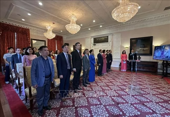 80 năm mùa Thu lịch sử: Các cơ quan đại diện Việt Nam tại Mỹ long trọng tổ chức lễ tưởng nhớ về những ngày tháng hào hùng của dân tộc 80 năm mùa Thu lịch sử: Các cơ quan đại diện Việt Nam tại Mỹ long trọng tổ chức lễ tưởng nhớ về những ngày tháng hào hùng của dân tộc