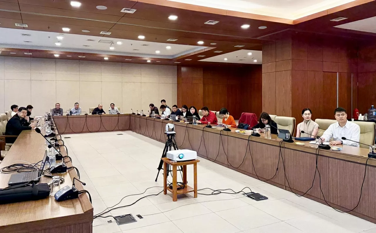 Điểm cầu Bộ Ngoại giao tham dự Tập huấn toàn quốc sử dụng Hệ thống thông tin theo dõi, giám sát, đánh giá việc thực hiện các nghị quyết của Trung ương dưới hình thức trực tuyến. (Ảnh: Hoàng Hải)