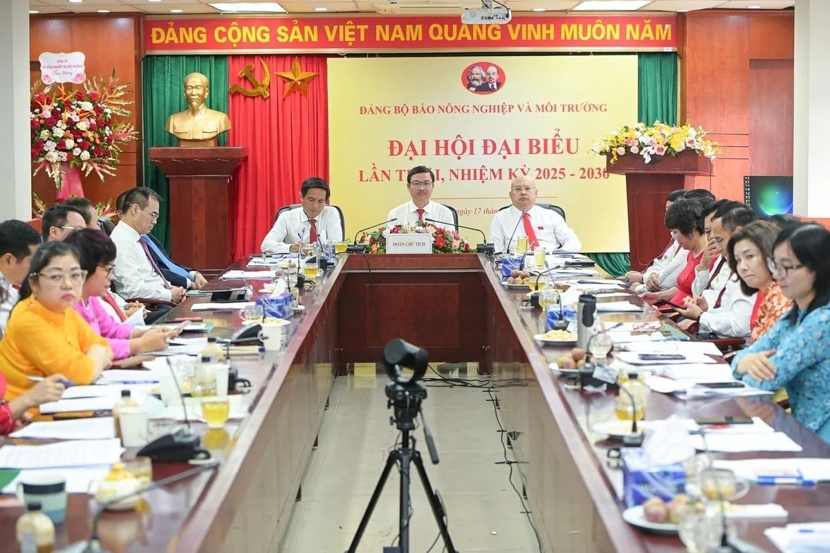 Đại hội Đảng bộ Báo Nông nghiệp và Môi trường nhiệm kỳ 2025-2030 - nơi xác định vai trò của báo chí trong bảo vệ nền tảng tư tưởng trên không gian mạng. Ảnh: Tùng Đinh.