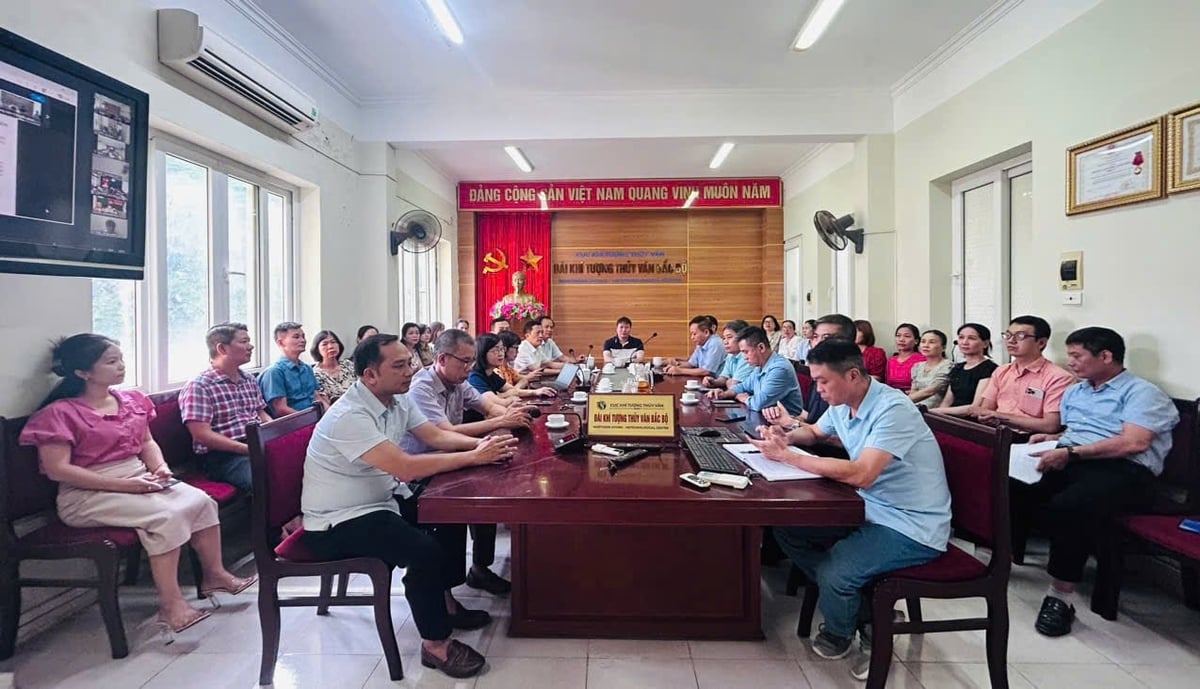 Điểm cầu trực tuyến tại Đài Khí tượng Thủy văn Bắc Bộ, Cục Khí tượng Thủy văn. Ảnh: Quỳnh Anh.