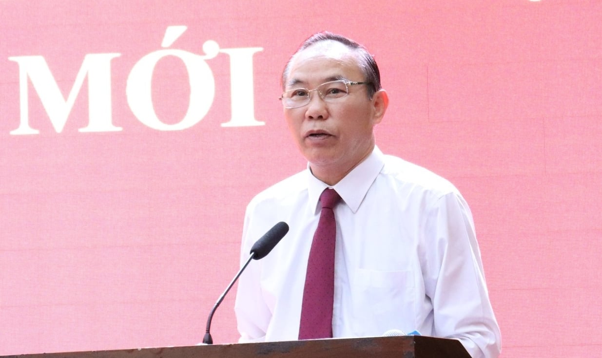 Thứ trưởng Phùng Đức Tiến đề nghị, các học viên nghiêm túc học tập, chủ động trao đổi, gắn lý luận với thực tiễn công tác. Ảnh: Nguyễn Thủy.