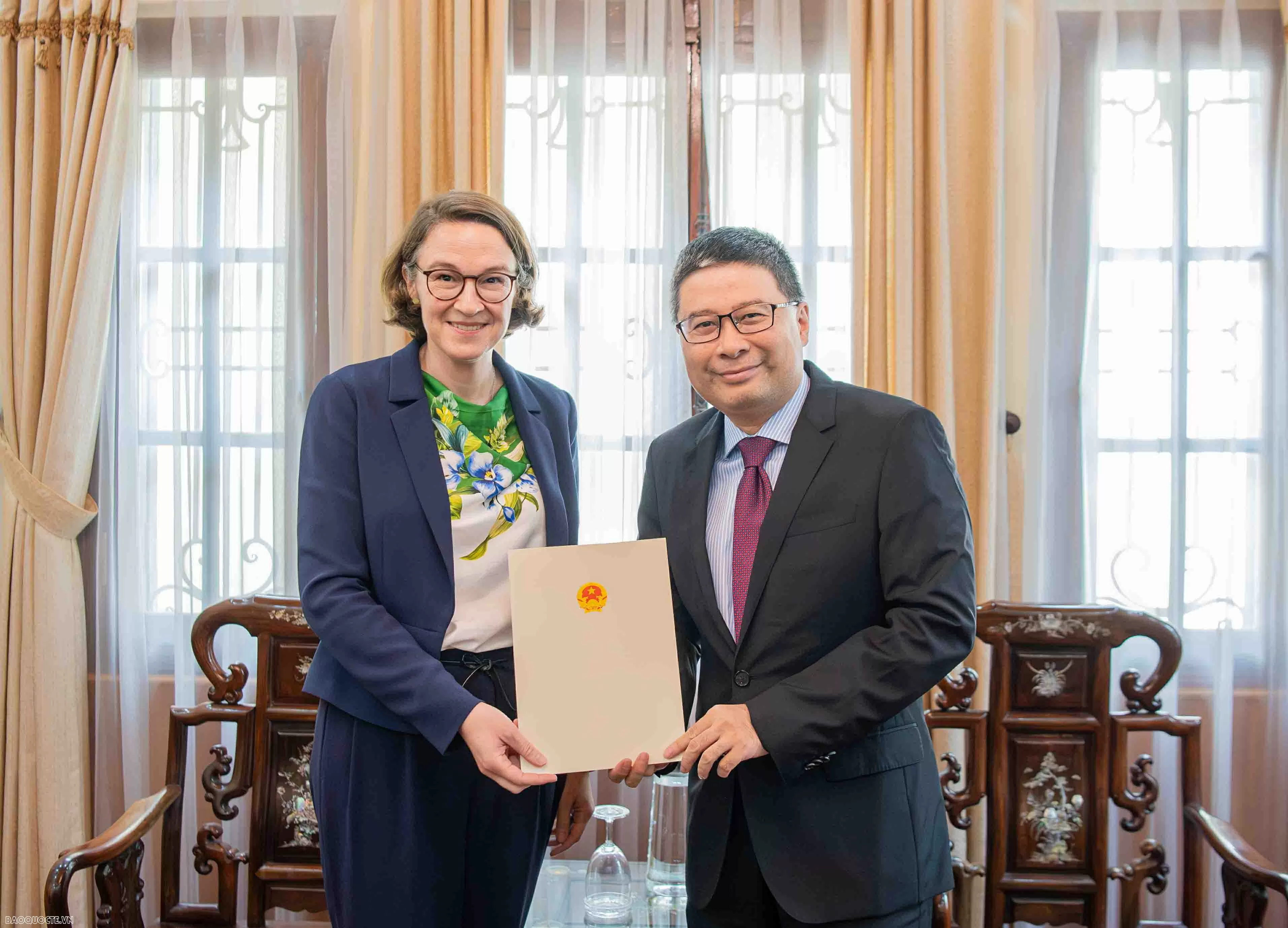 trao giấy chấp nhận lãnh sự Tân Tổng Lãnh sự Đức tại TP. Hồ Chí Minh: Nỗ lực thúc đẩy hợp tác song phương về đầu tư, khoa học - công nghệ, giáo dục