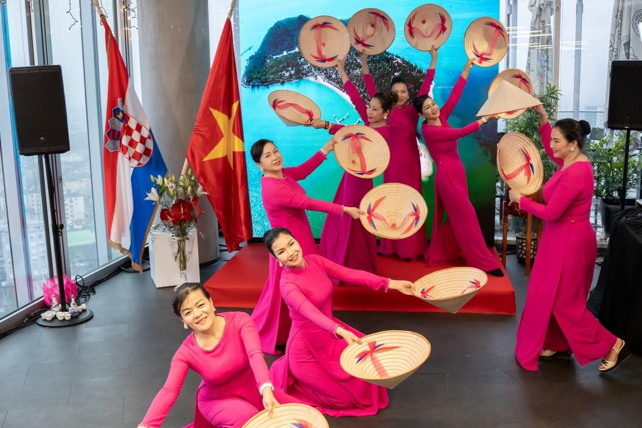 Khai trương văn phòng Lãnh sự danh dự Việt Nam tại Croatia Khai trương văn phòng Lãnh sự danh dự Việt Nam tại Croatia