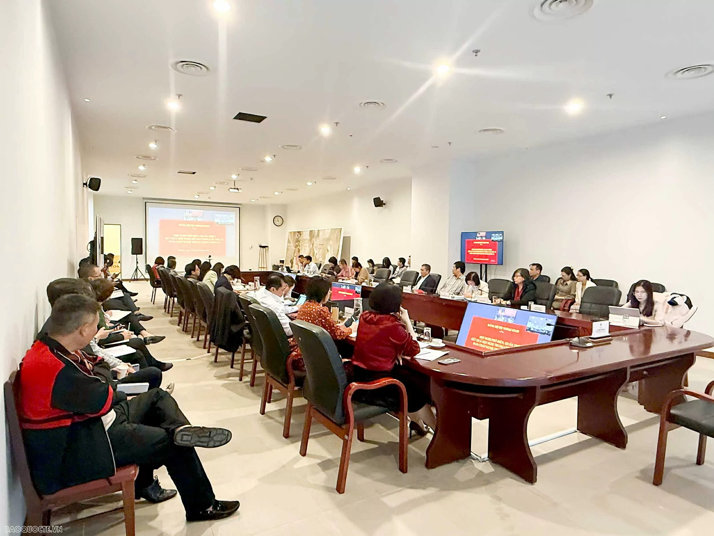 Đảng ủy Bộ Ngoại giao quán triệt kết quả Hội nghị Trung ương 13 khóa XIII Đảng ủy Bộ Ngoại giao quán triệt kết quả Hội nghị Trung ương 13 khóa XIII