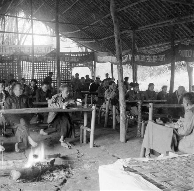 Ch&uacute; th&iacute;ch ảnh