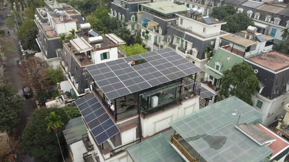 Chính sách hỗ trợ cho hộ gia đình lắp đặt điện mặt trời mái nhà tự sản, tự tiêu và hệ thống lưu trữ điện được đề xuất bao gồm hỗ trợ về kỹ thuật và tài chính 