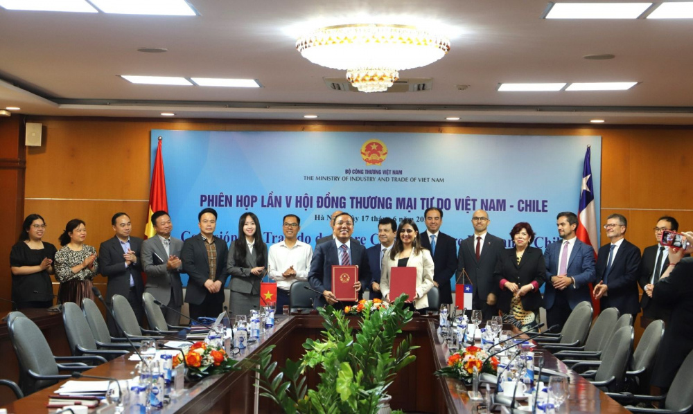 thứ trưởng Long