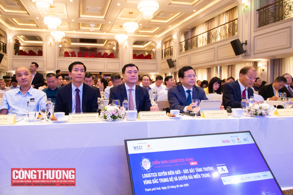 Thứ trưởng Nguyễn Sinh Nhật Tân